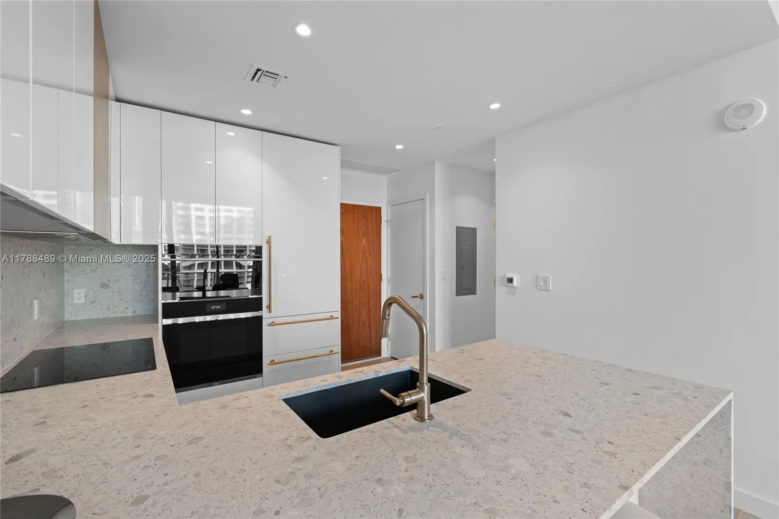 2678 Tigertail Ave # 615, Miami FL 33133