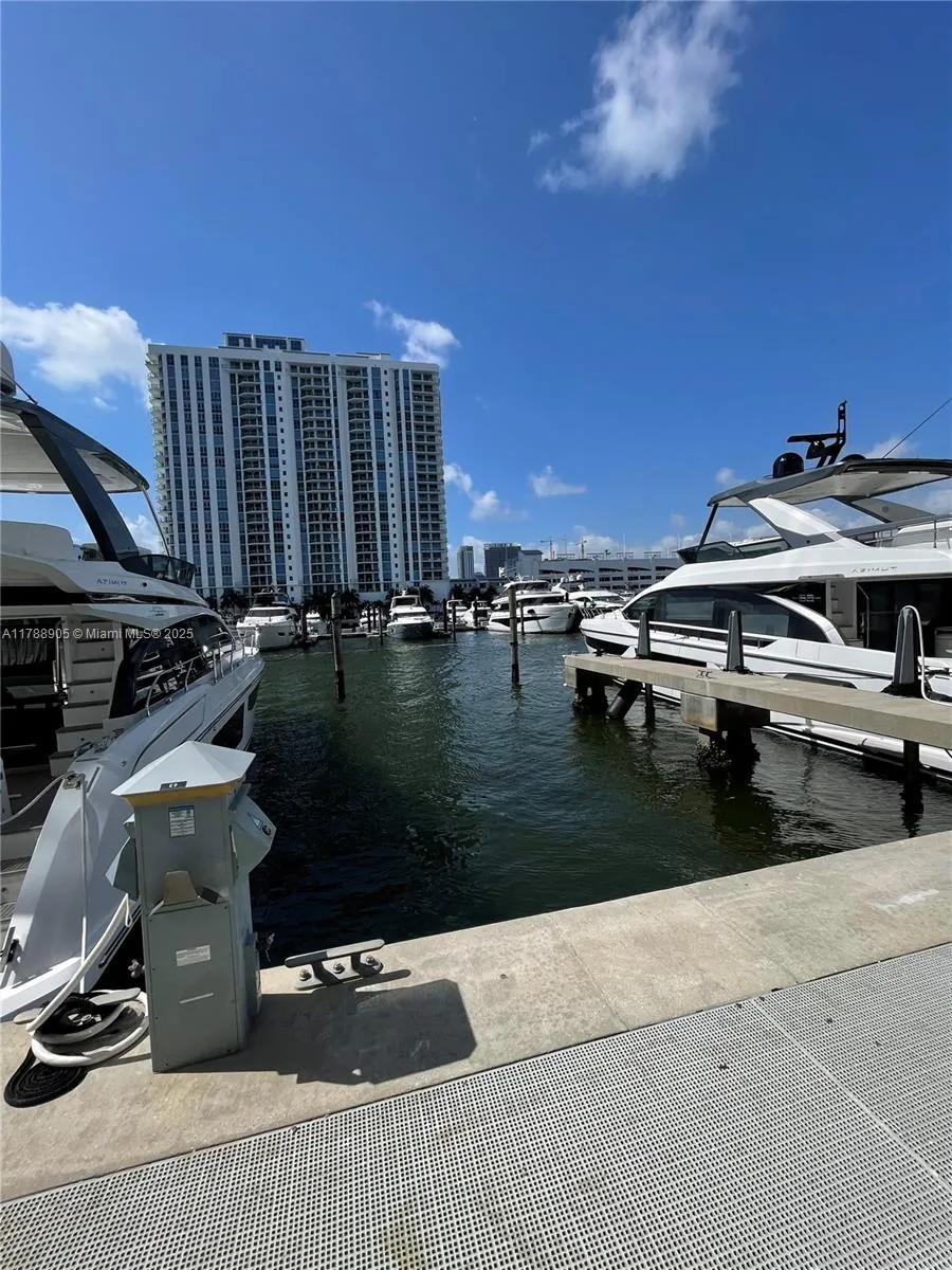 17211 Biscayne Blvd #100, North Miami Beach FL 33160