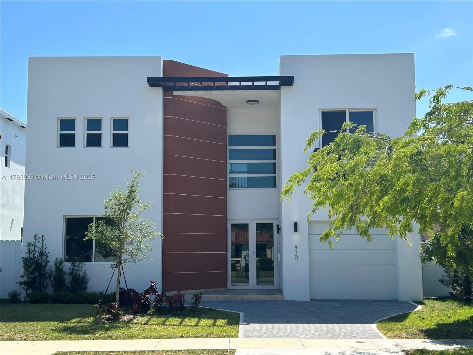 4 bedroom 4 bath for sale at 910 SW 24th Rd, Miami FL 33129