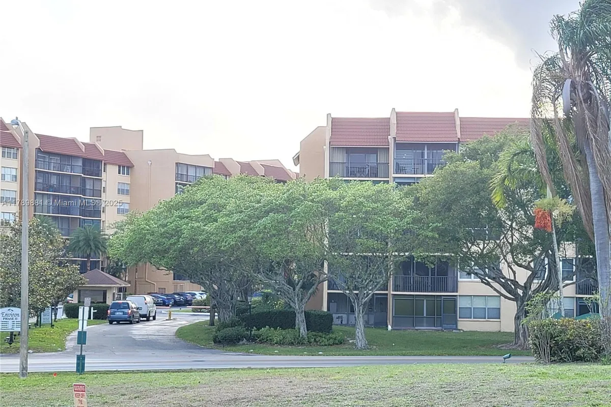 7080 Environ Blvd # 424, Lauderhill FL 33319