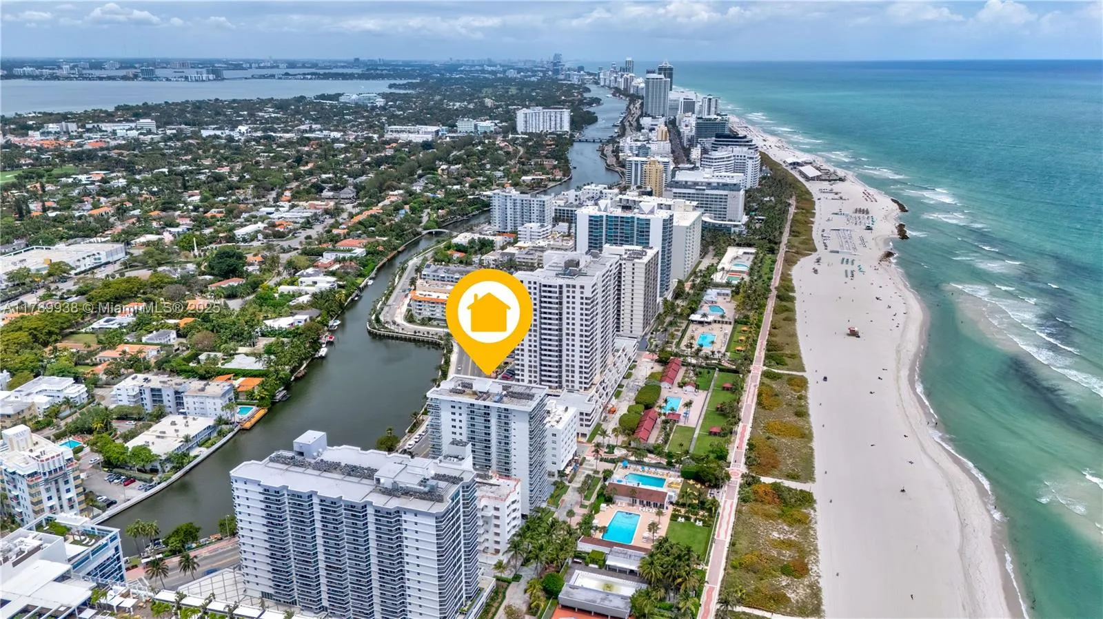 1 bedroom 2 bath for sale at 2401 Collins Ave # 705, Miami Beach FL 33140