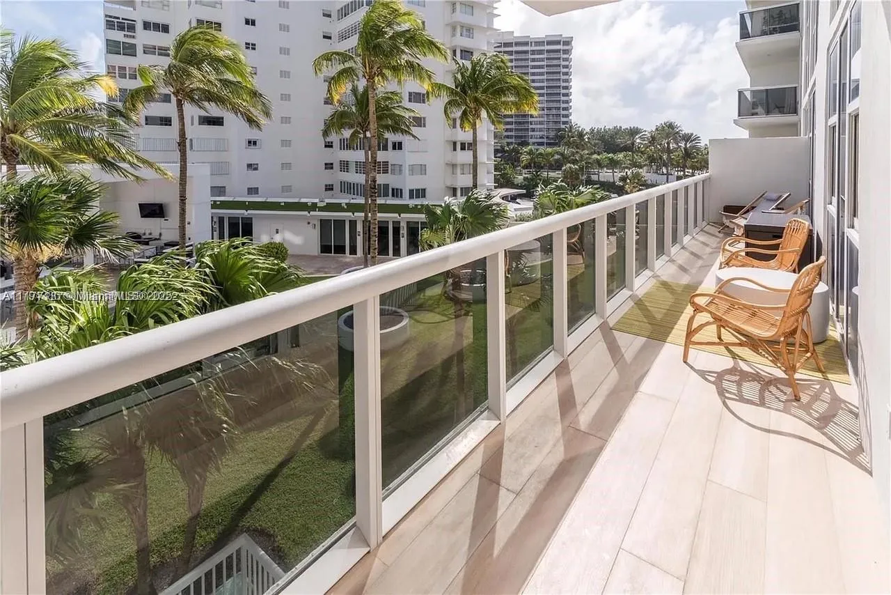 10275 Collins Ave # 219, Bal Harbour FL 33154