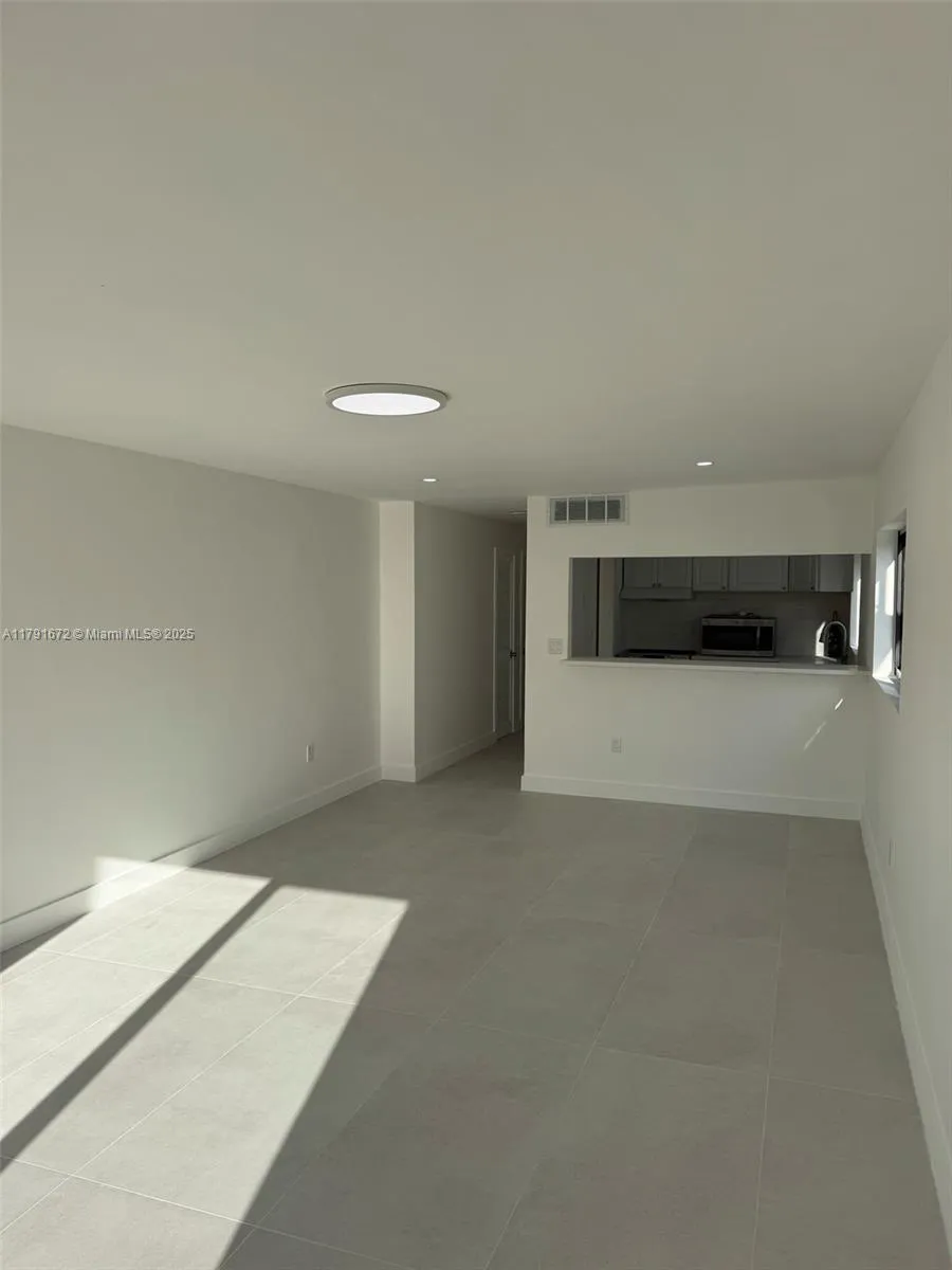 2939 Indian Creek Dr # 307, Miami Beach FL 33140