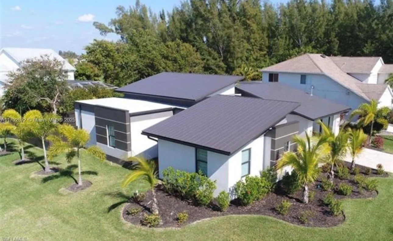 4 bedroom 3 bath for sale at 3823 SW 3rd ST, Cape Coral FL 33991