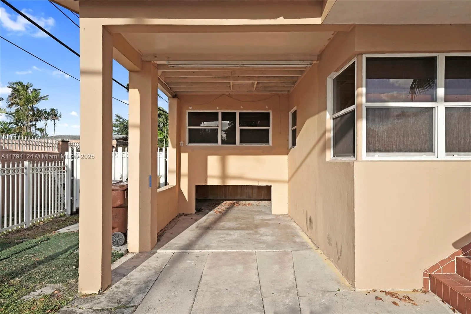 4241 W 1st Ave, Hialeah FL 33012