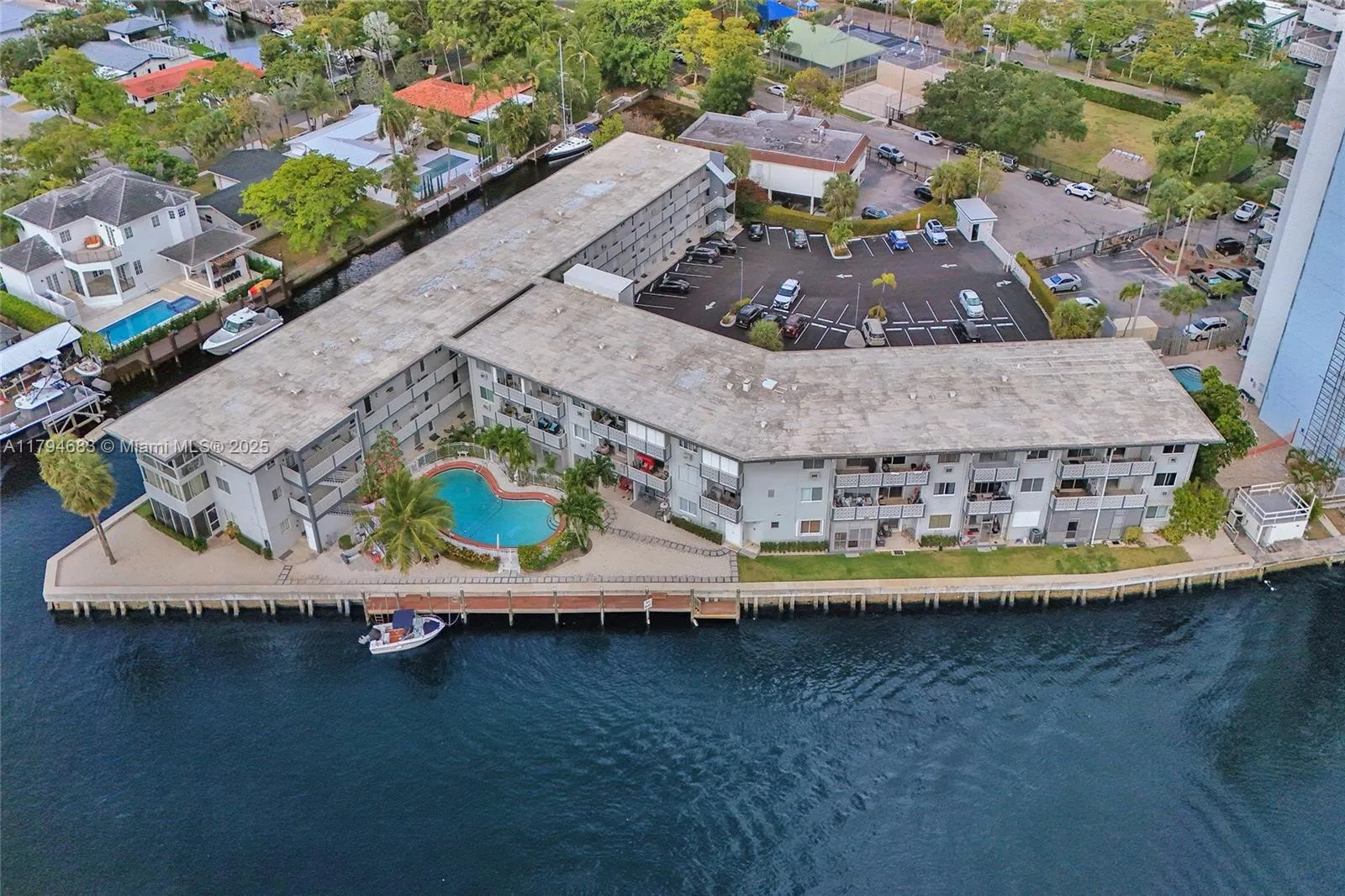 13105 Ixora Ct # 319, North Miami FL 33181