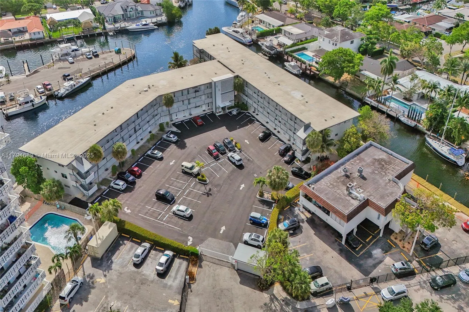 13105 Ixora Ct # 319, North Miami FL 33181