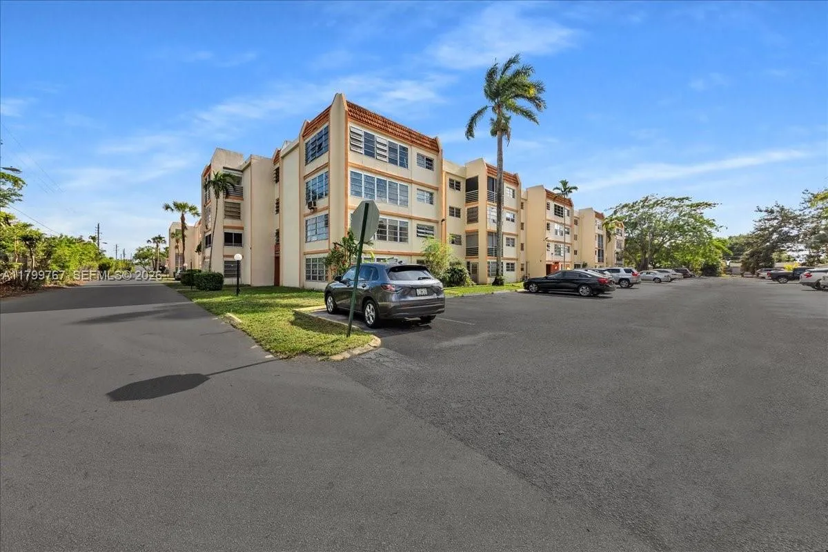 2451 NW 41st Ave # 304, Lauderhill FL 33313