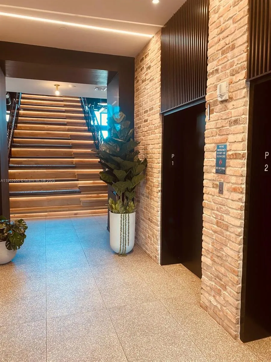 398 NE 5th St # 1903, Miami FL 33132