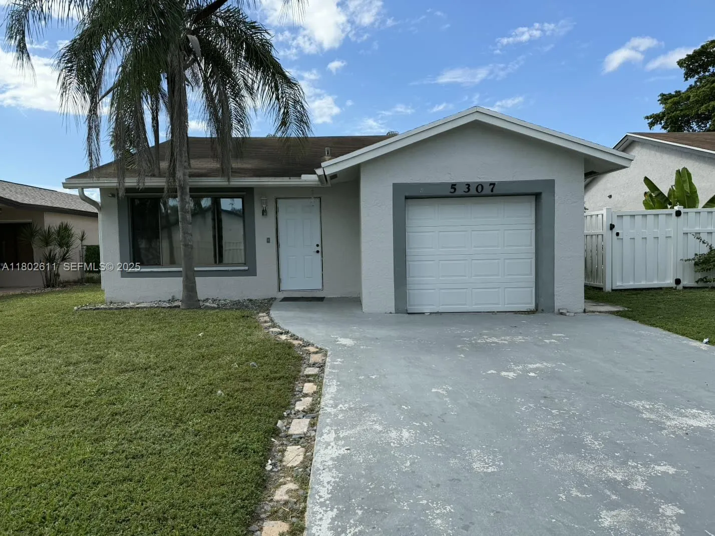 3 bedroom 2 bath for sale at 5307 NW 93rd Ave, Sunrise FL 33351