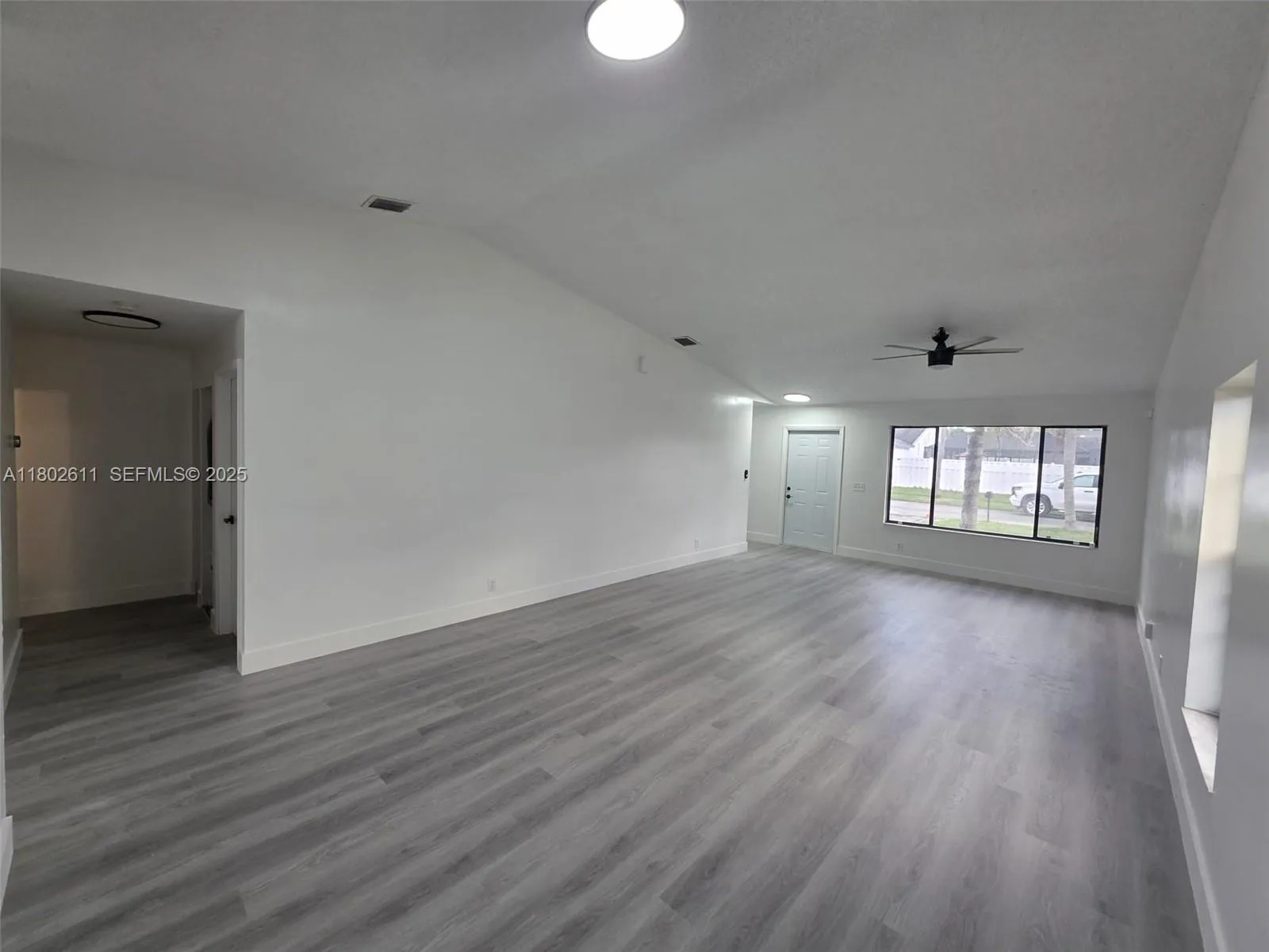 5307 NW 93rd Ave, Sunrise FL 33351