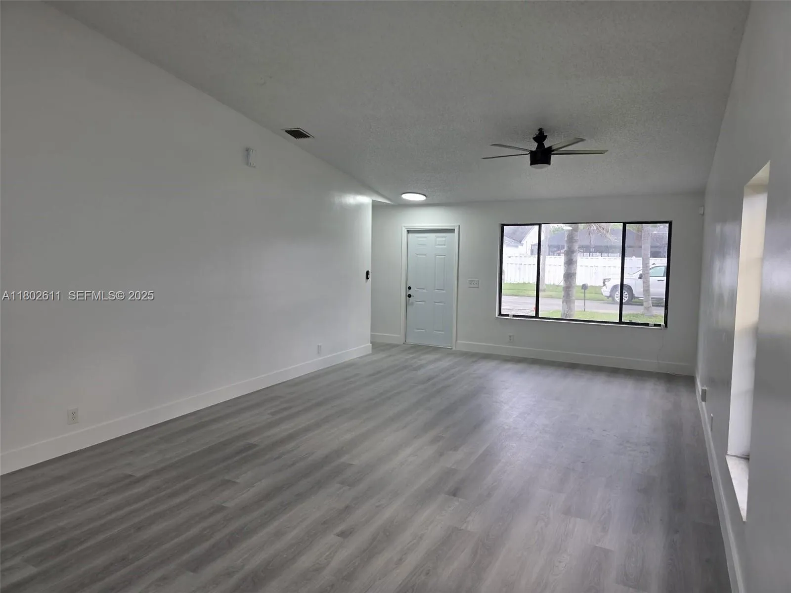 5307 NW 93rd Ave, Sunrise FL 33351