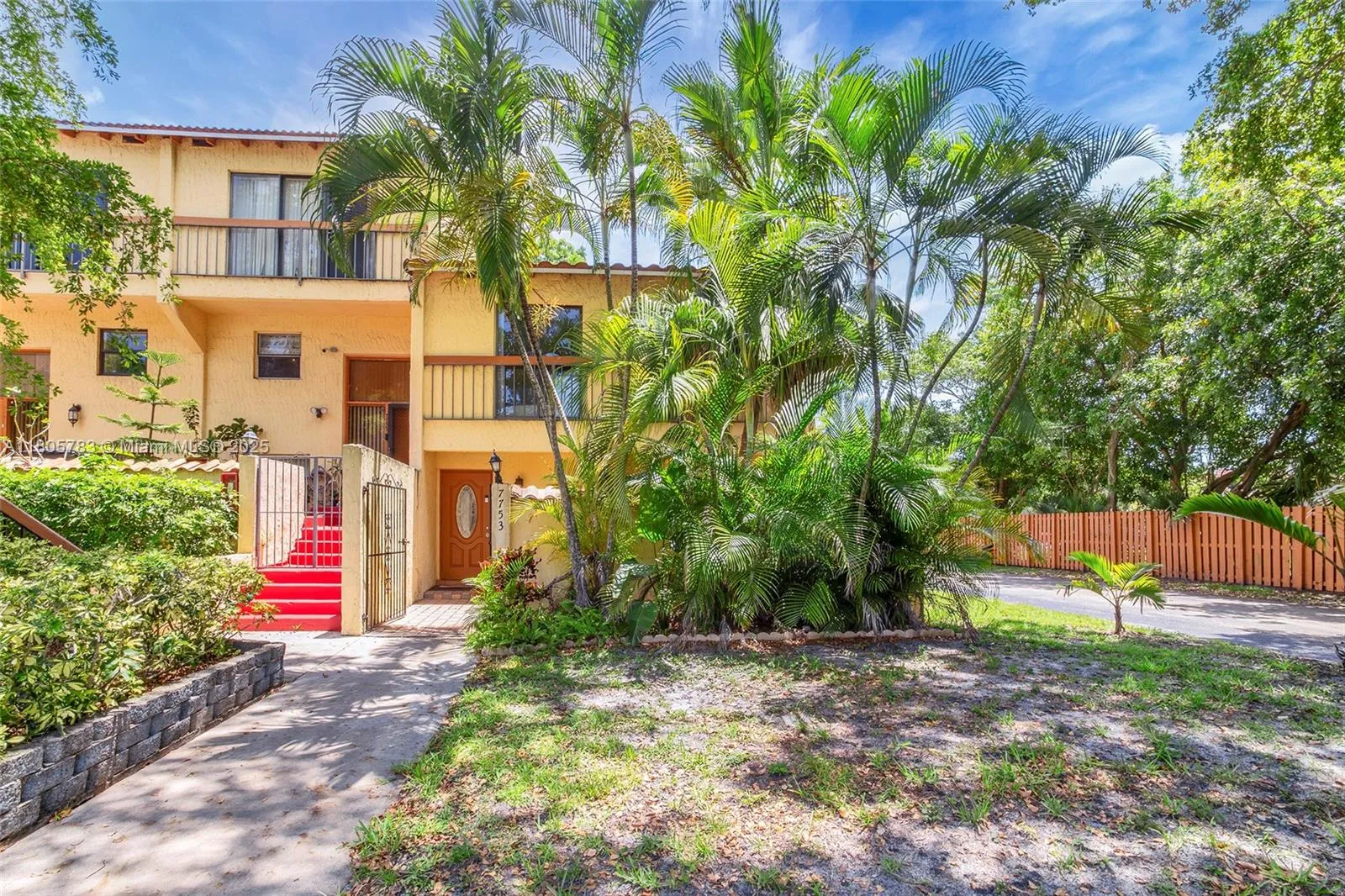 3 bedroom 2 bath for sale at 7753 Grande St, Sunrise FL 33351