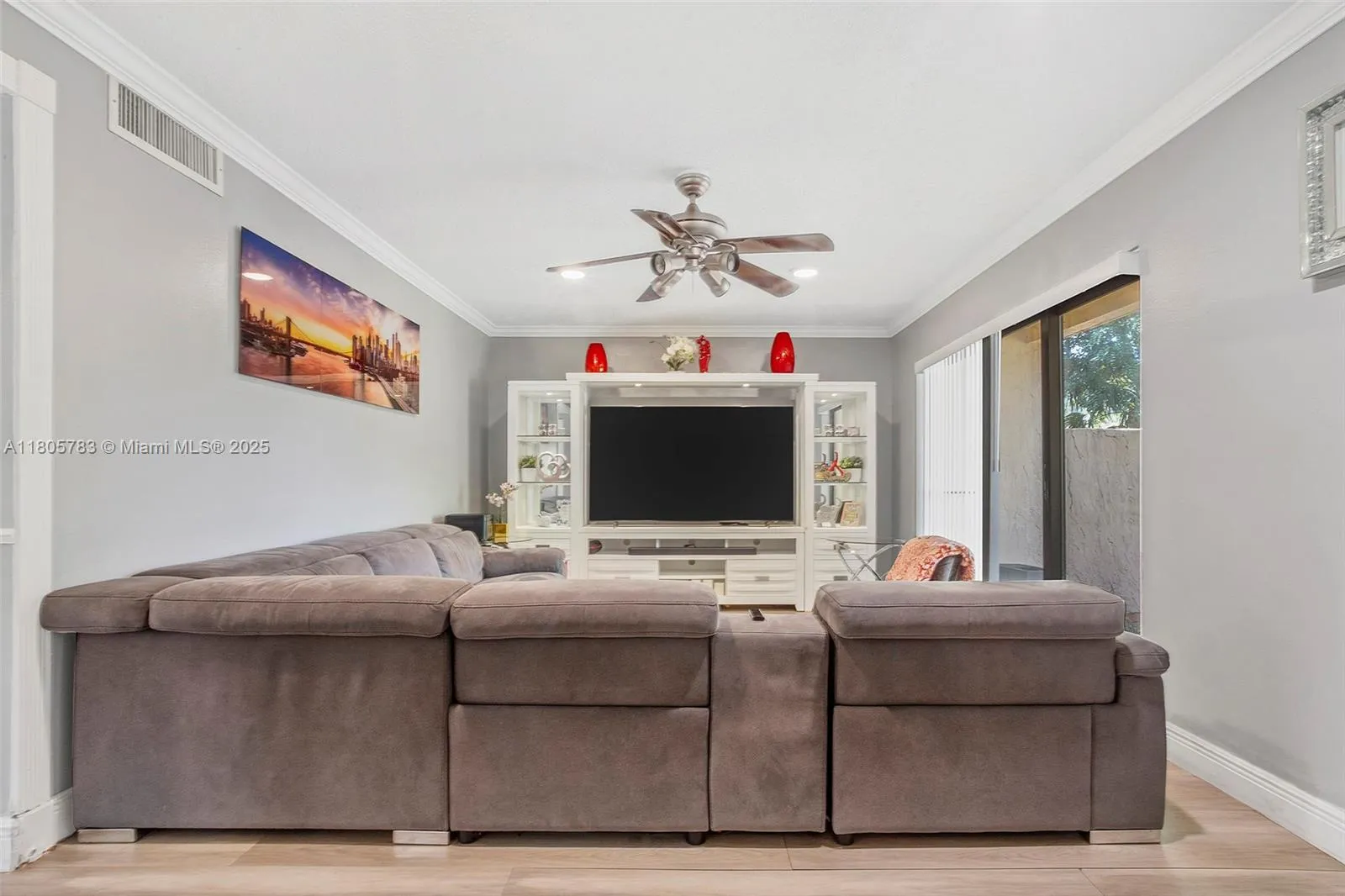 7753 Grande St, Sunrise FL 33351