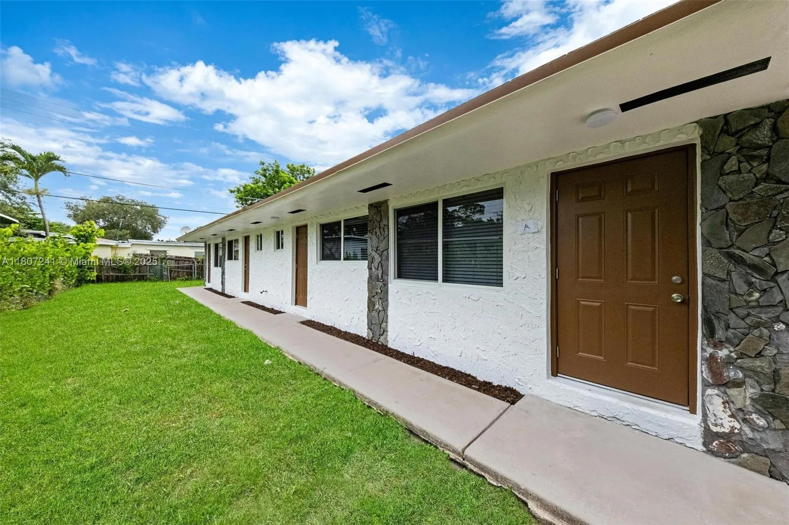 6121 SW 40th Ct, Miramar FL 33023