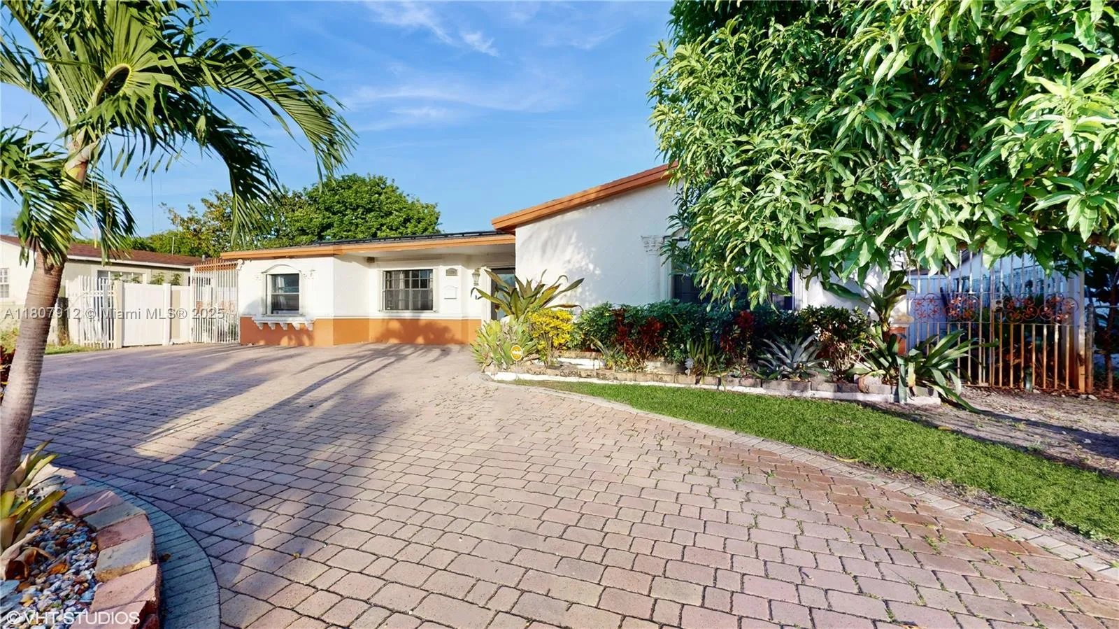 3920 NW 36th Ave, Lauderdale Lakes FL 33309