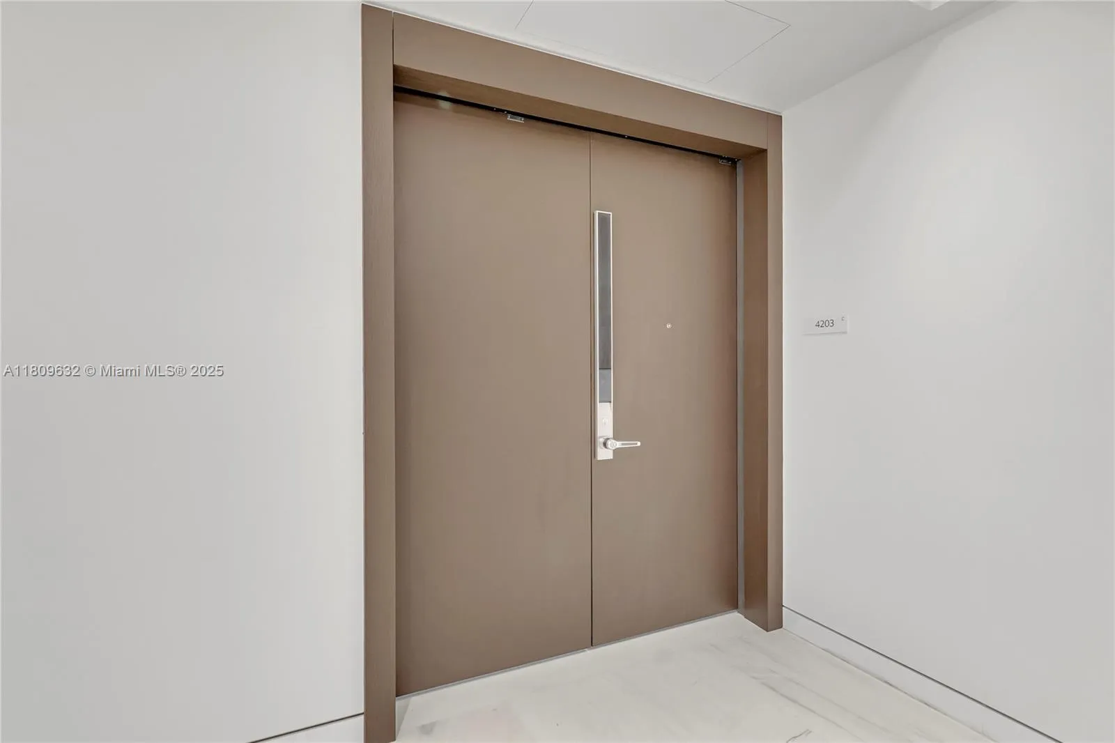 300 Biscayne Blvd Way # 4203, Miami FL 33131