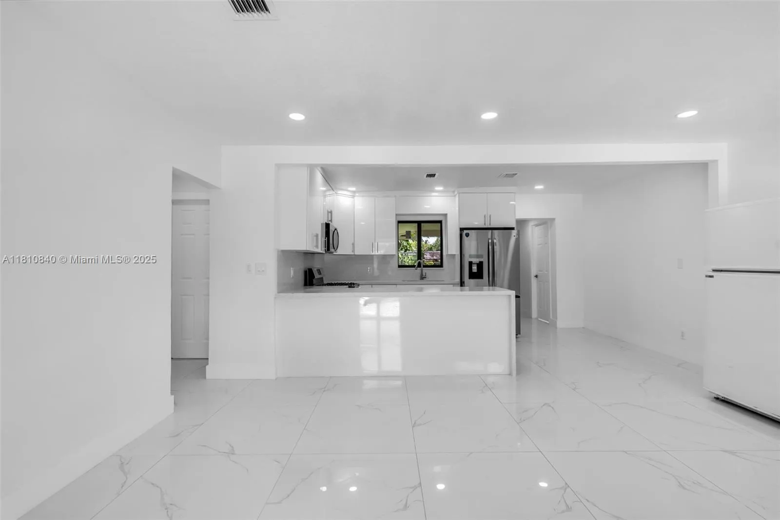 1010 NE 140th St, North Miami FL 33161