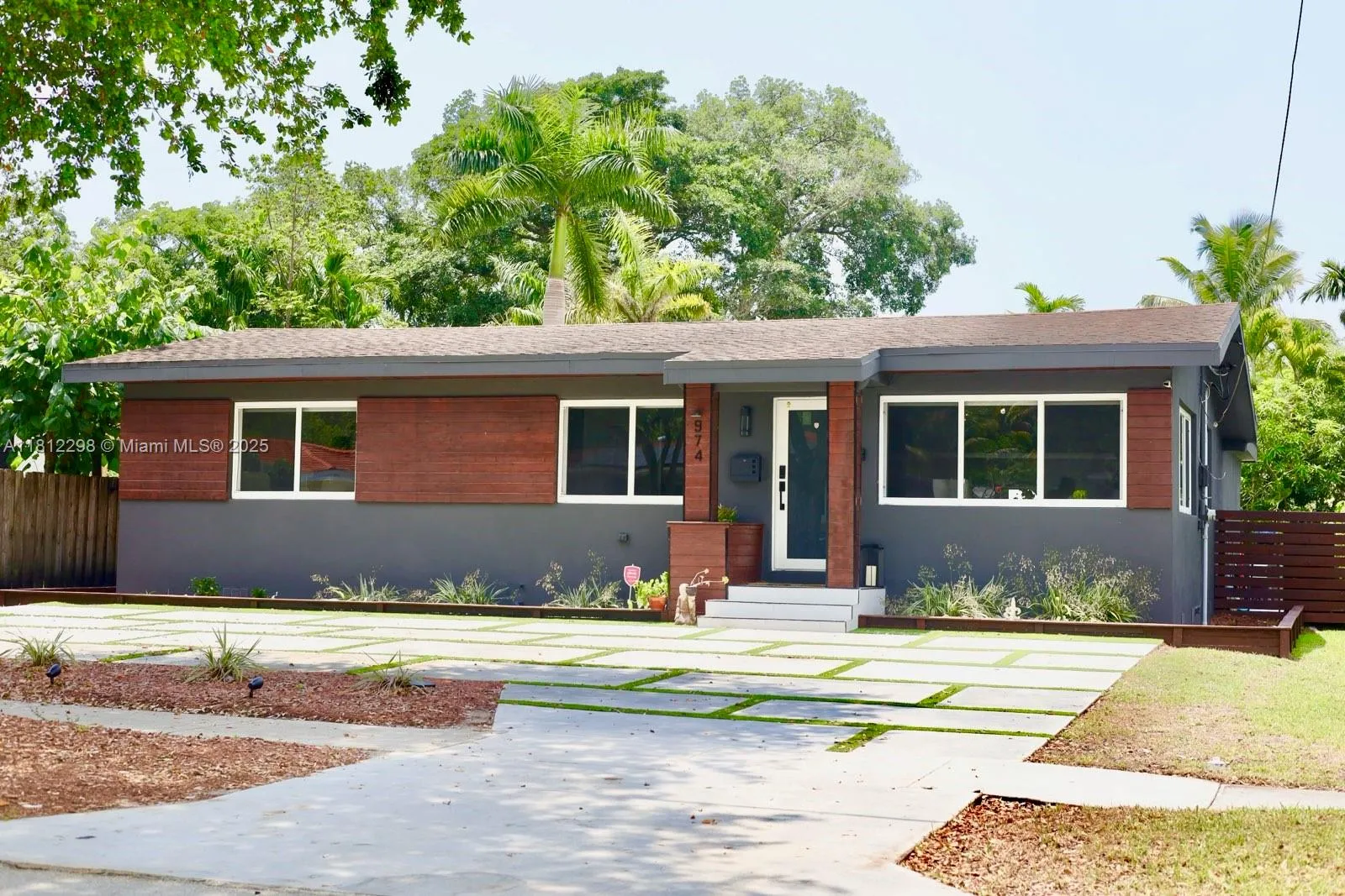 3 bedroom 2 bath for sale at 974 NE 145th St, North Miami FL 33161