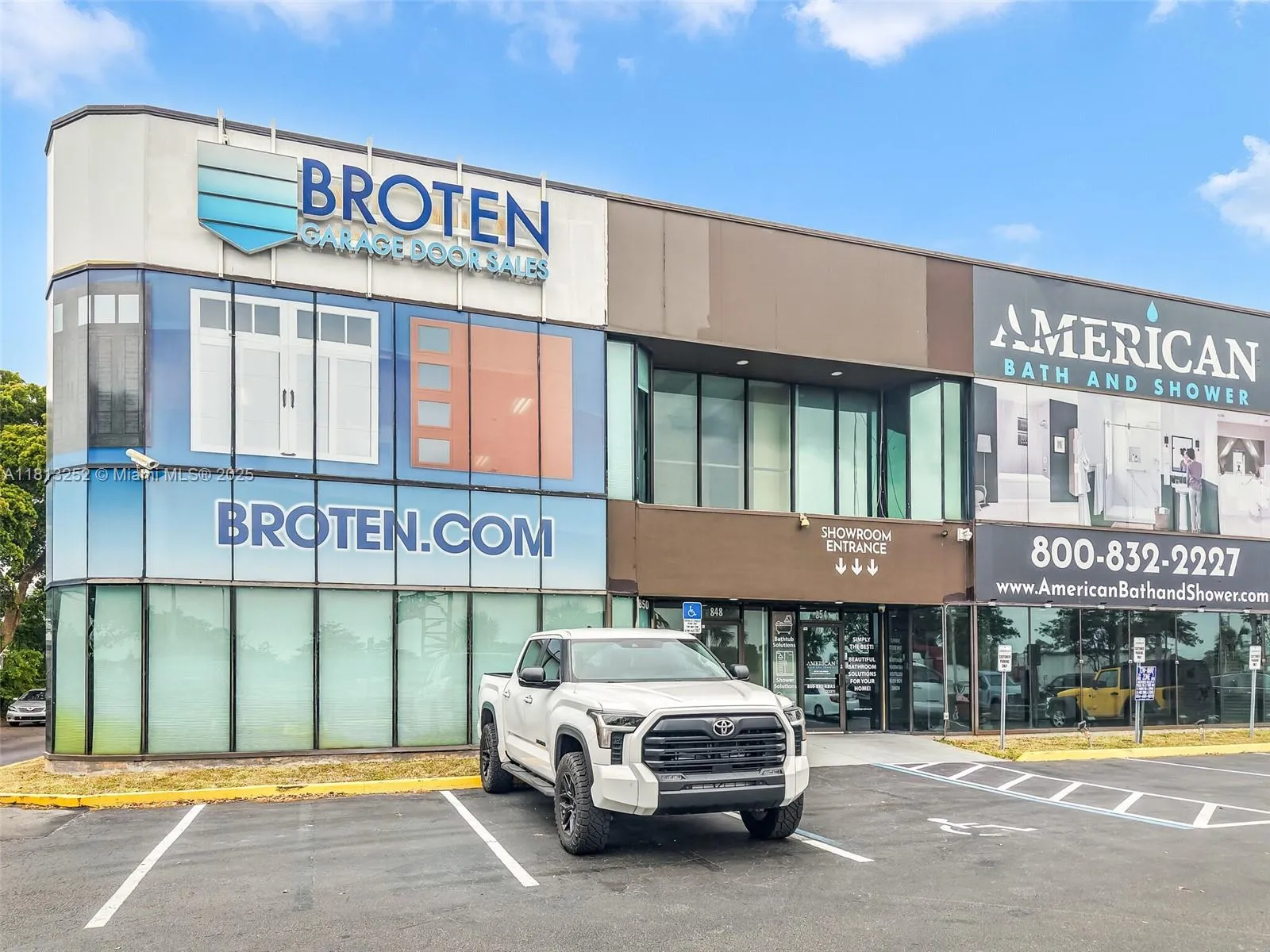 for sale at 820 SW 12th Ave, Pompano Beach FL 33069