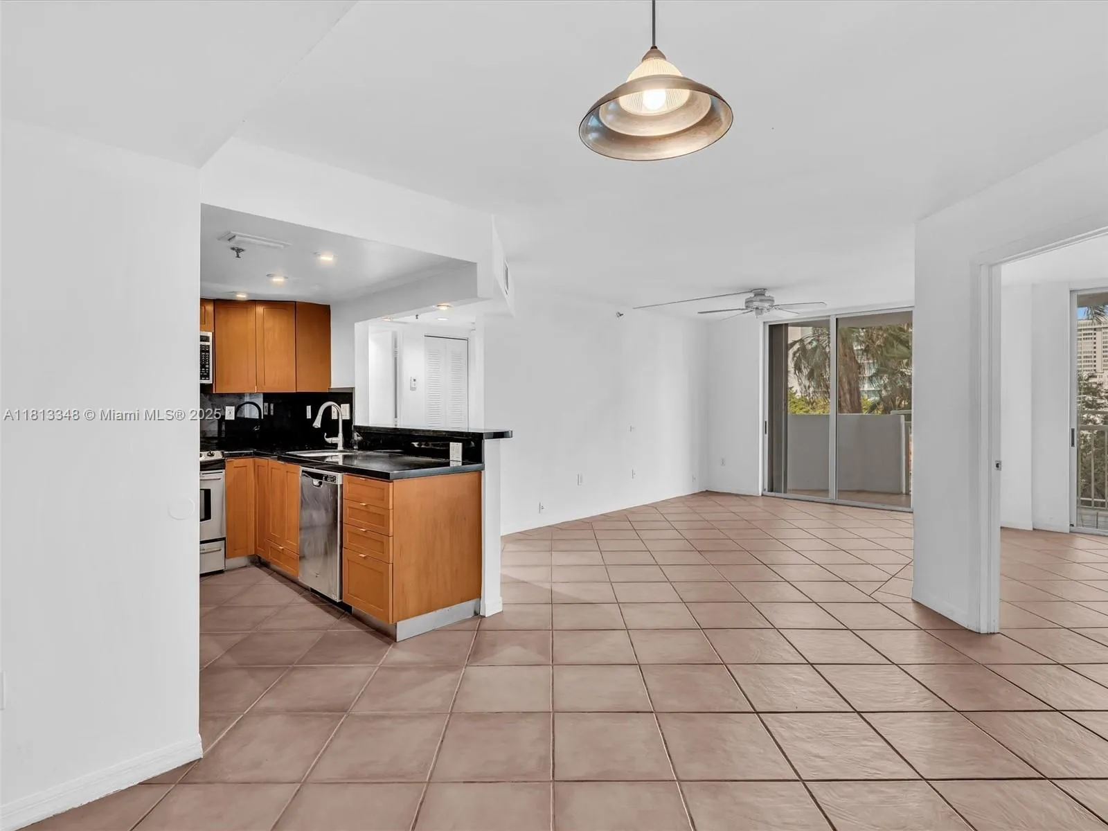 1621 Bay Rd # 406, Miami Beach FL 33139