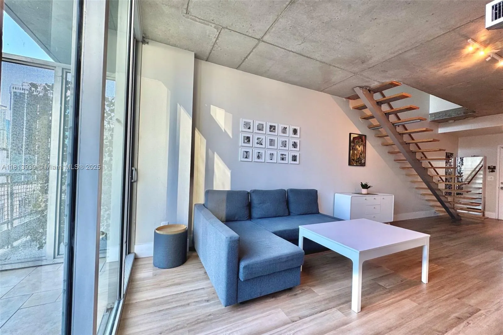 690 SW 1st Ct, Miami FL 33130