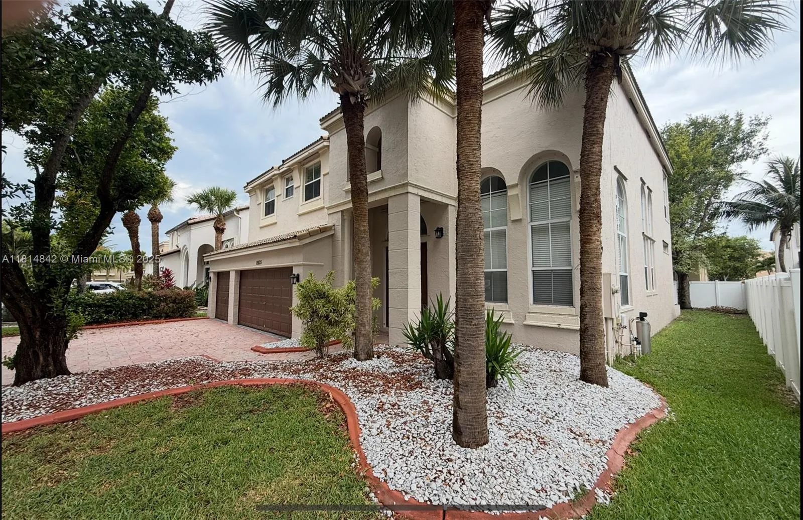 15875 SW 52nd St, Miramar FL 33027