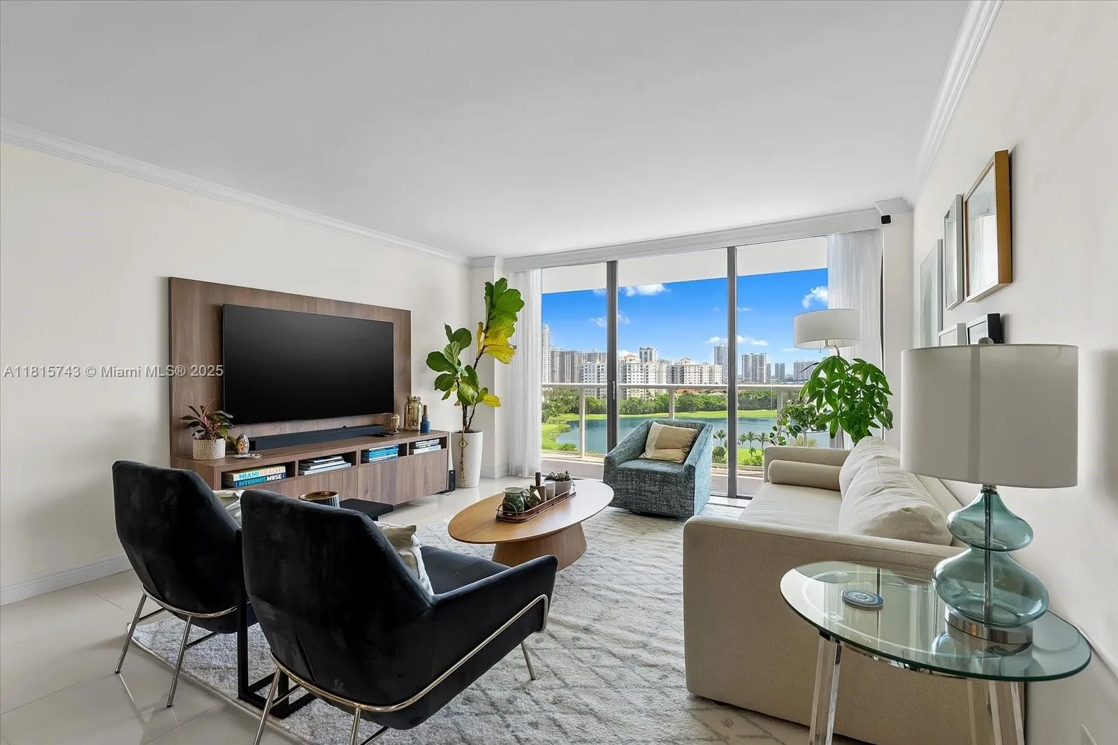 3 bedroom 3 bath for sale at 3701 N Country Club Dr # 1407, Aventura FL 33180