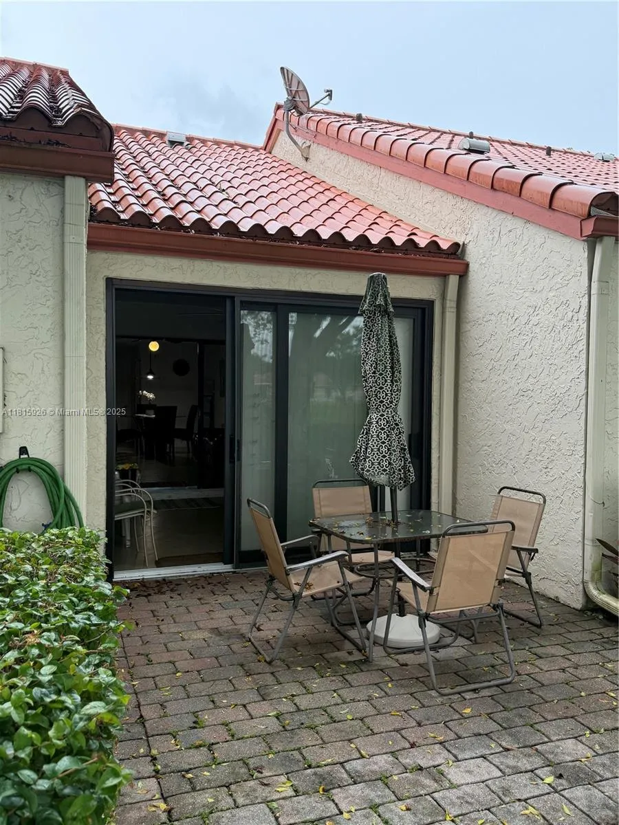 126 Centennial Ct, Deerfield Beach FL 33442