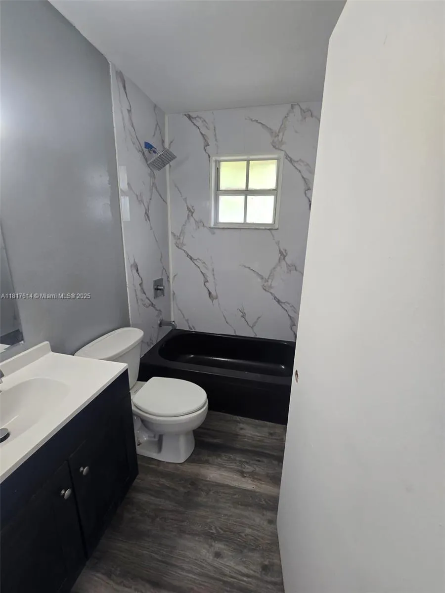 451 NE 136th St # 101, North Miami FL 33161