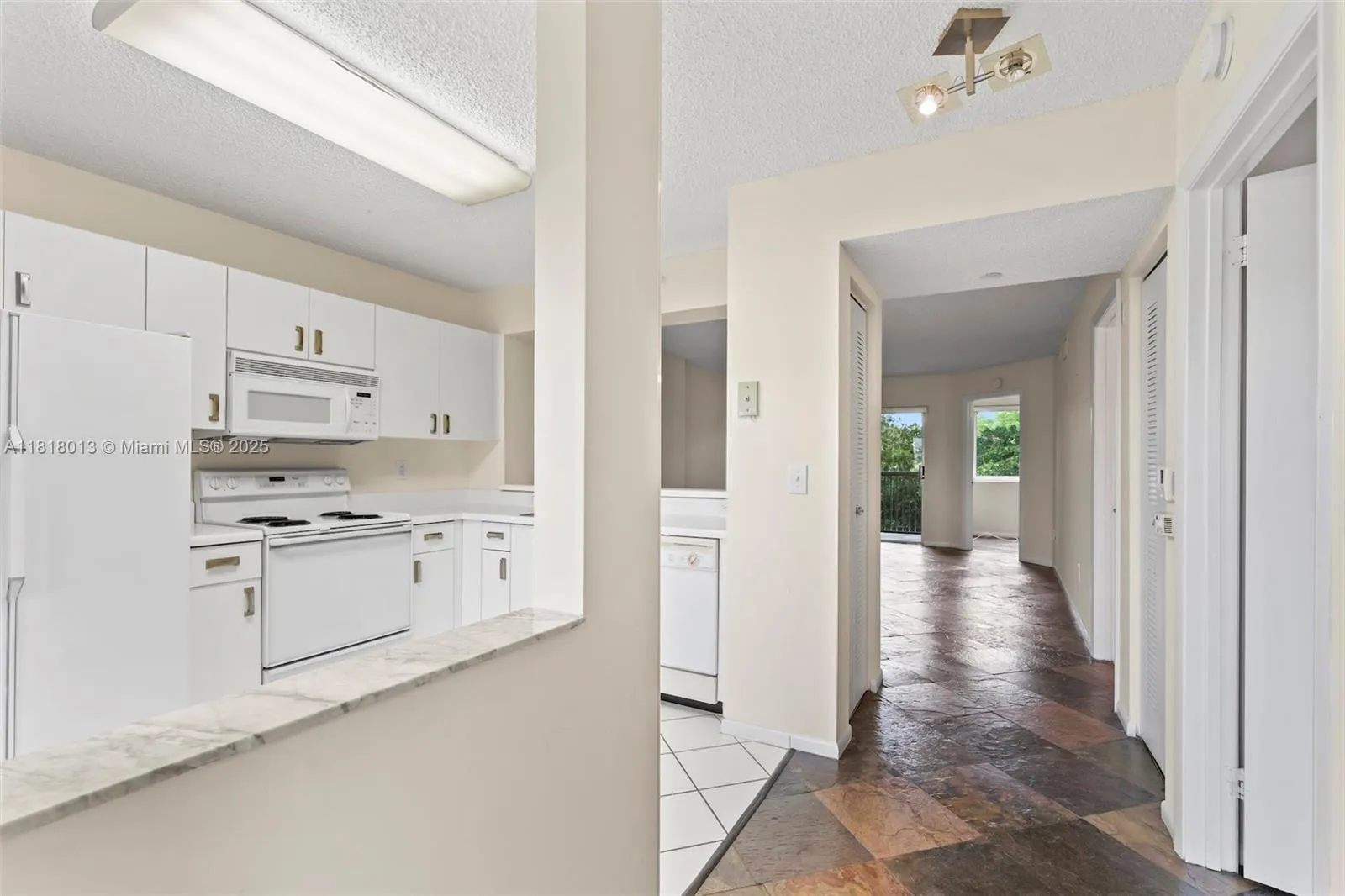 2 bedroom 1 bath for sale at 9511 Weldon Cir # G406, Tamarac FL 33321
