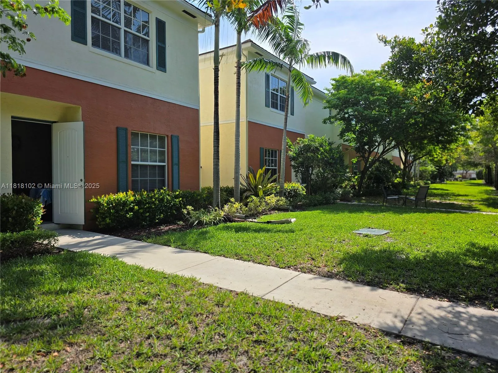 146 SW 7th Ct, Pompano Beach FL 33060