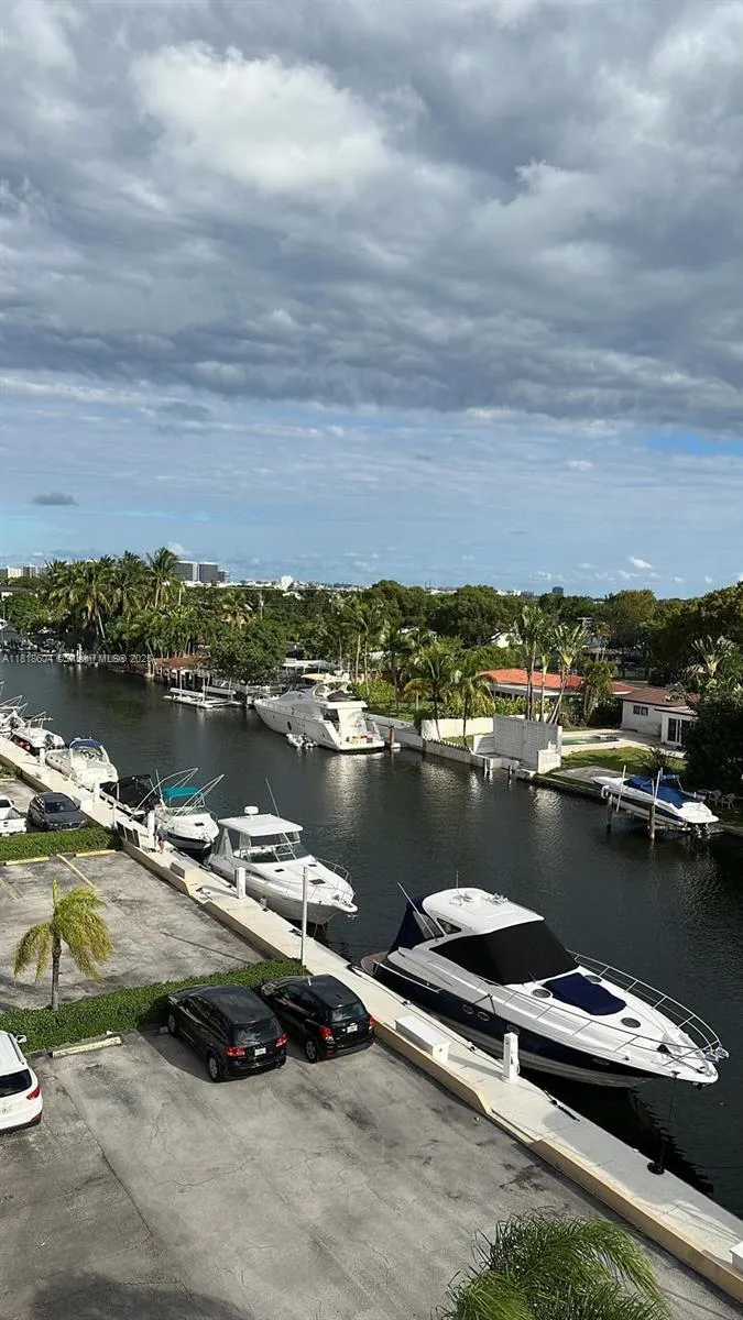 2000 NE 135th St # 509, North Miami FL 33181