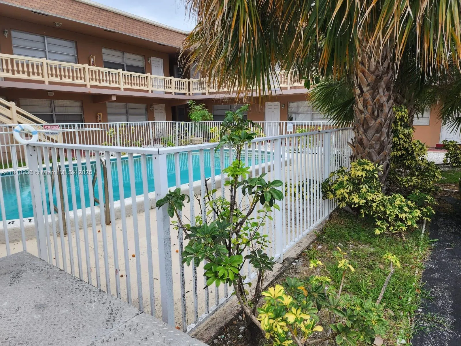 2 bedroom 2 bath for sale at 241 SE 9th Ave # 110, Pompano Beach FL 33060
