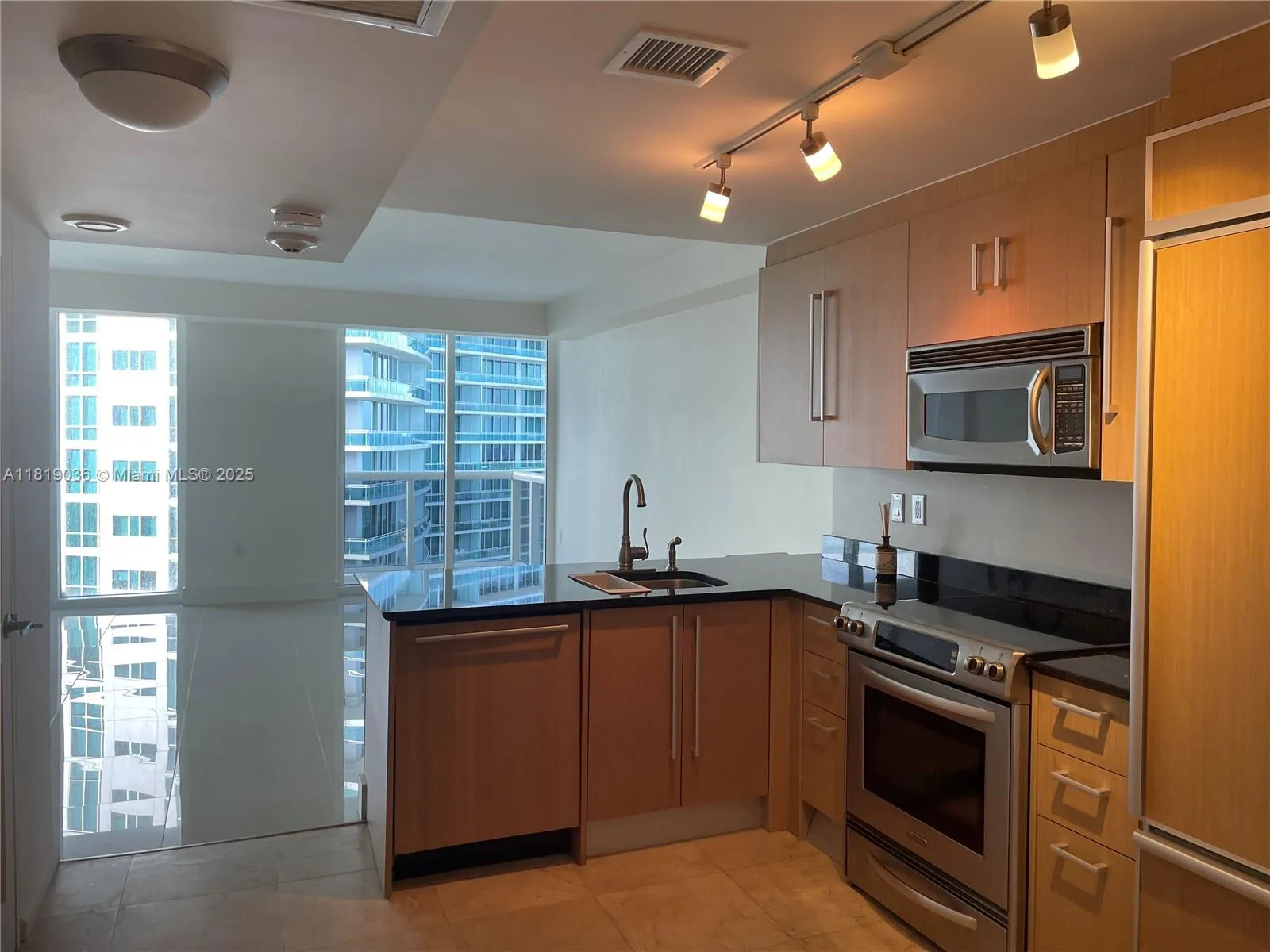 10275 Collins Ave # 1405, Bal Harbour FL 33154