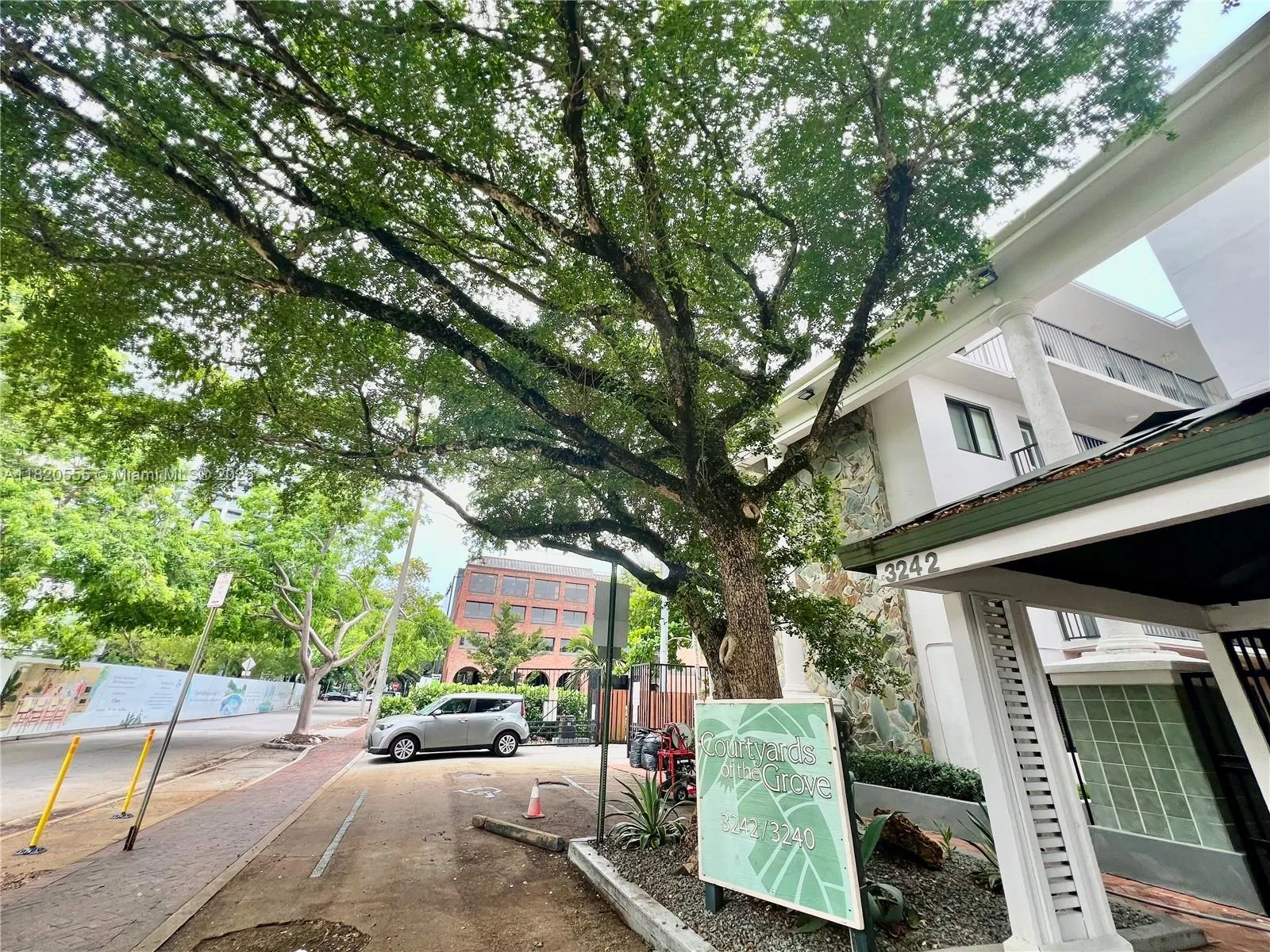 3240 Mary St # S207, Miami FL 33133