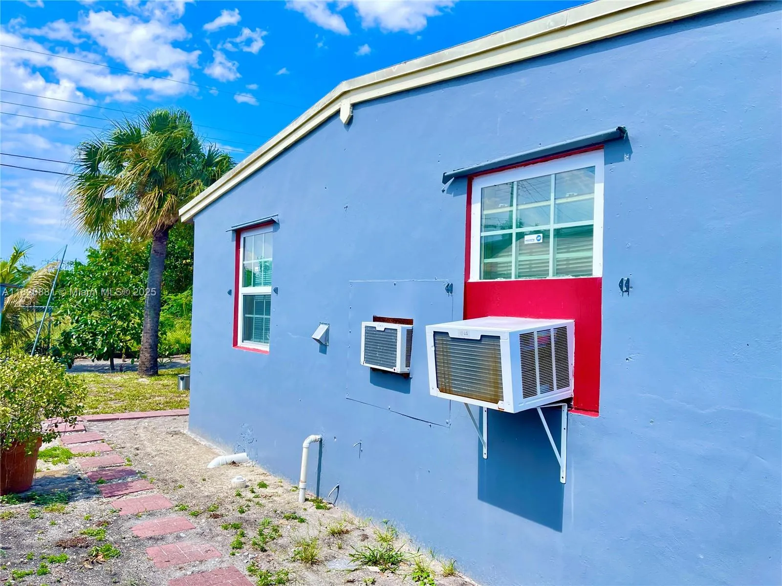 381 NW 16th St, Pompano Beach FL 33060