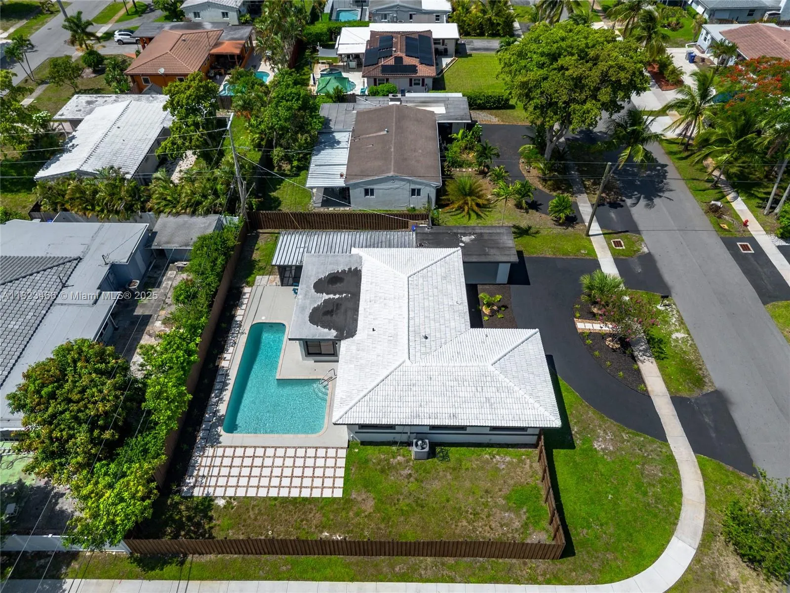 3 bedroom 2 bath for sale at 1157 SW 4th Ave, Pompano Beach FL 33060