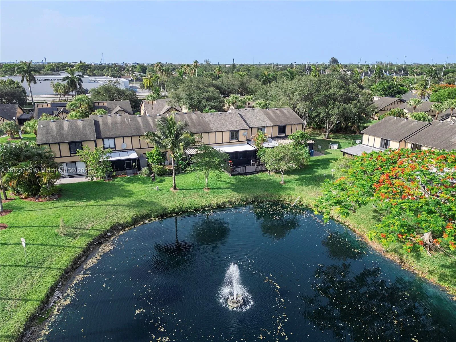 9264 NW 49th Pl, Sunrise FL 33351