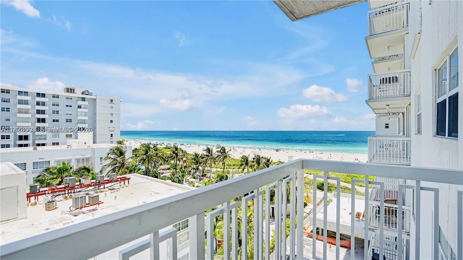 1 bedroom 1 bath for sale at 401 Ocean Dr # 722, Miami Beach FL 33139