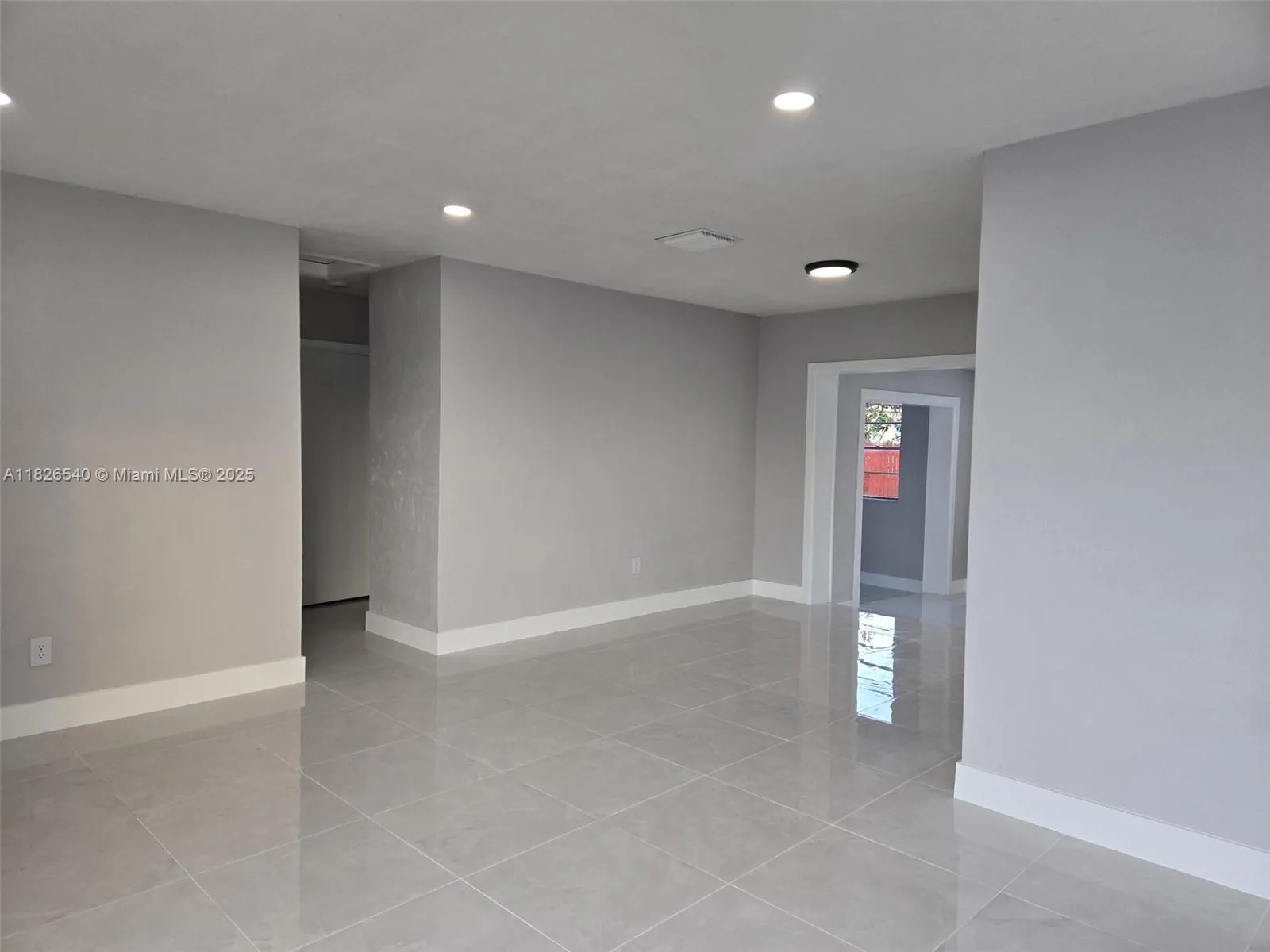 954 W 72nd Pl, Hialeah FL 33014