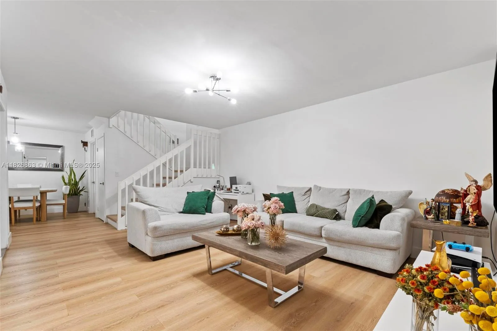 806 SW 119th Way, Davie FL 33325