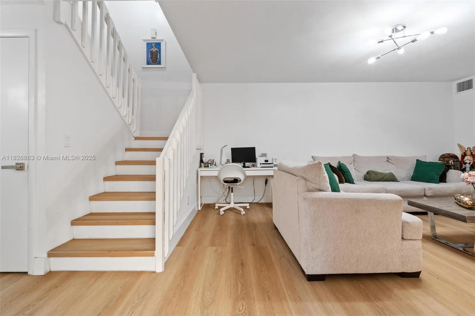 806 SW 119th Way, Davie FL 33325