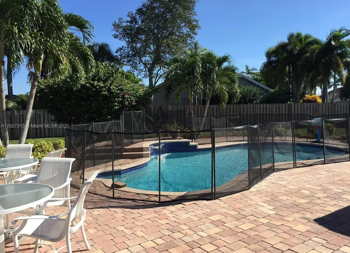763 S Wind Cir, Sunrise FL 33326