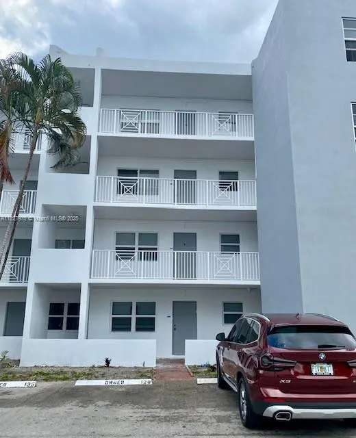 2860 NE 14th St Cswy # 204D, Pompano Beach FL 33062