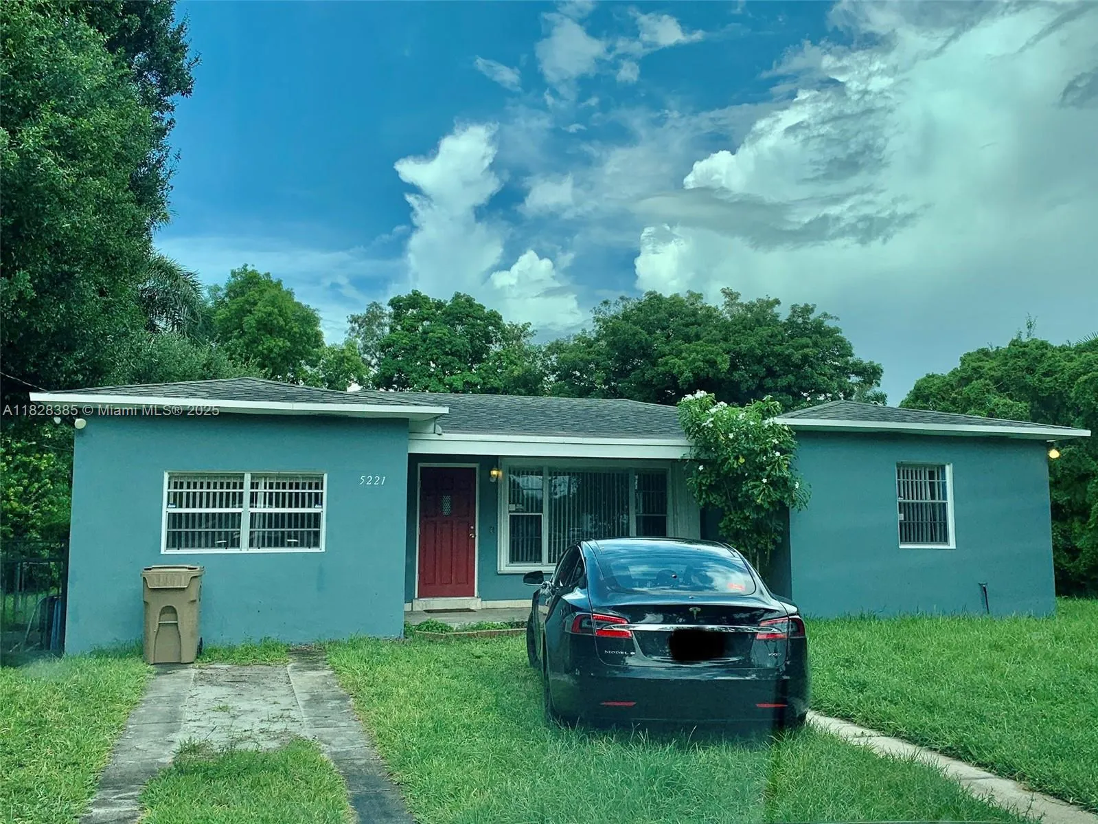 5221 Orange Dr, Davie FL 33314