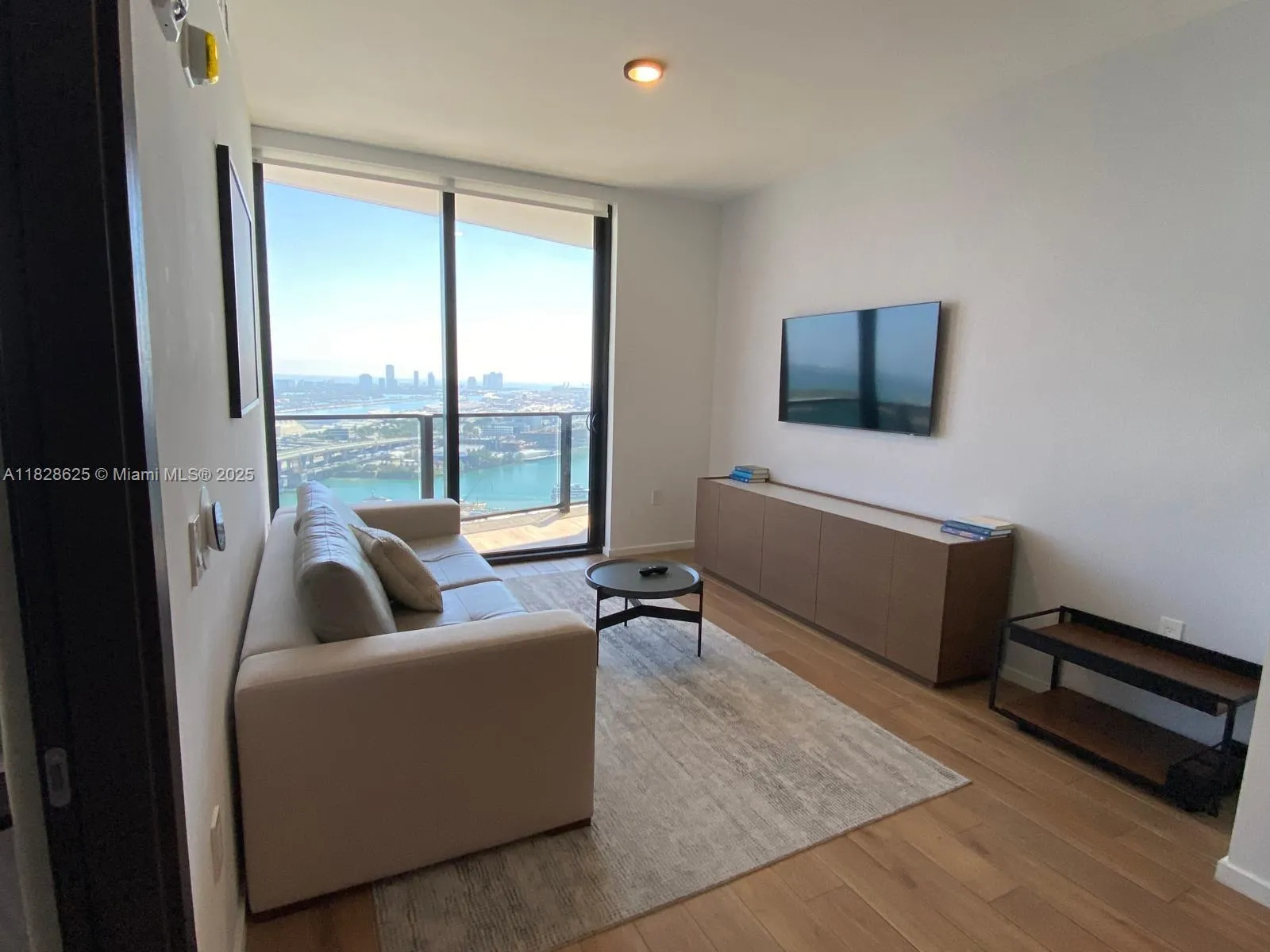 1 bedroom 1 bath for sale at 398 NE 5th St # 2910, Miami FL 33132
