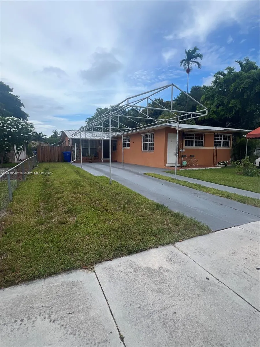 2815 SW 36th Ave, Miami FL 33133