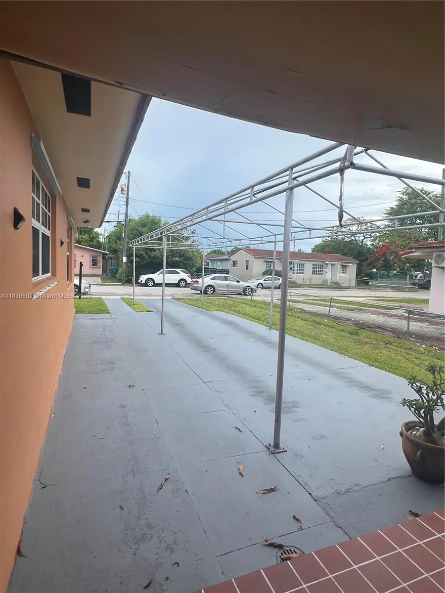 2815 SW 36th Ave, Miami FL 33133