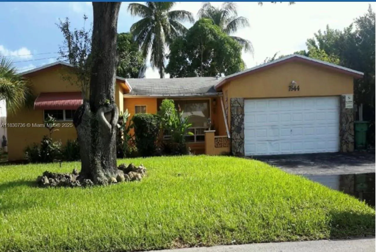 3 bedroom 2 bath for sale at 7644 Biltmore Blvd, Miramar FL 33023